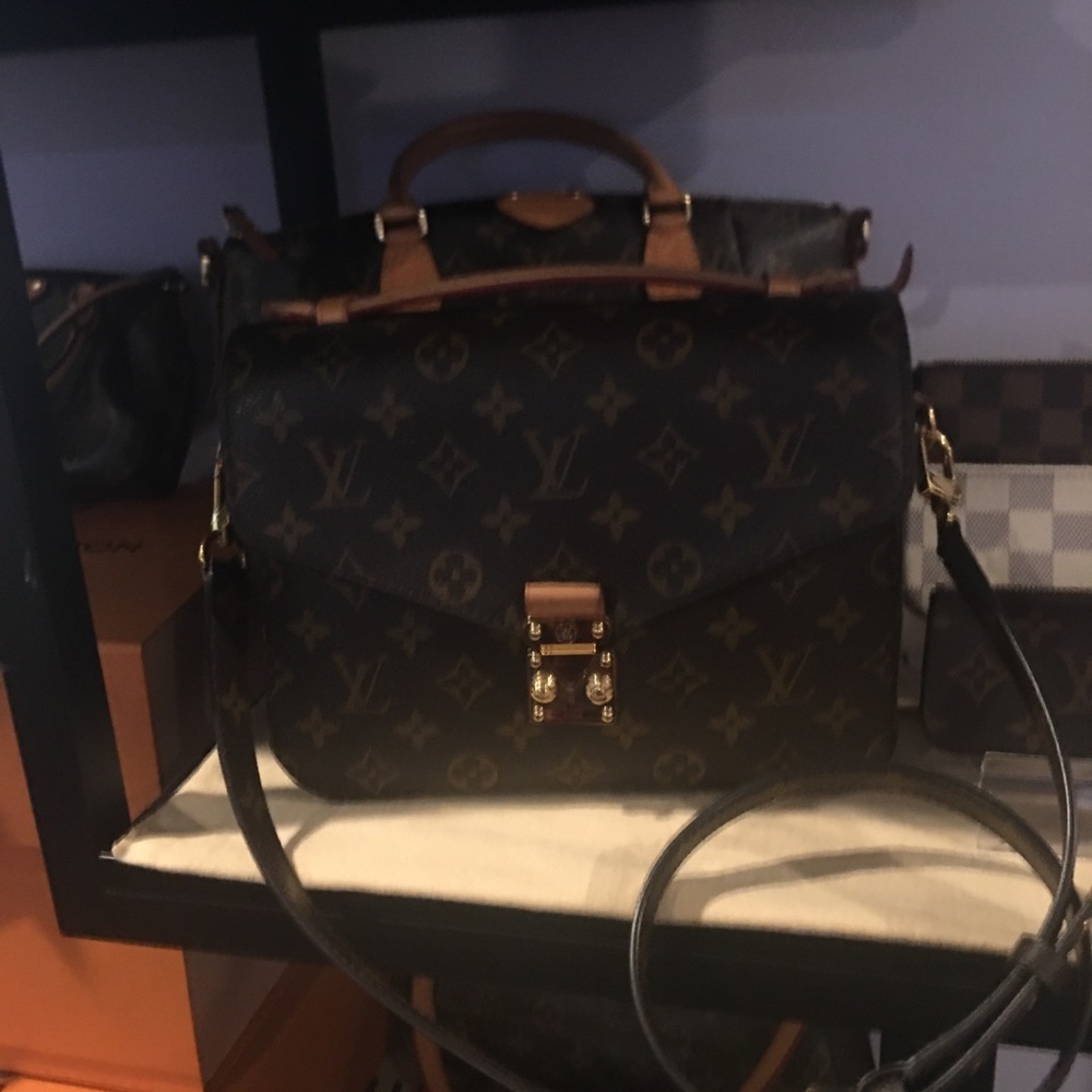 ❌❌SOLD❌❌Authentic LOuis Vuitton Pochette Métis🌹 - Picture 5 of 15